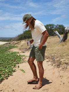 The Salvador Shorts take a note from a classic military style with front and back patch pockets, but stand alone with an elastic back waistband. In a super soft brushed rip-stop cotton canvas. 100% Cotton Preshrunk Inseam length is 7" on all sizes Manufactured at a socially and environmentally responsible factory Mens Australian Fashion, Men’s Surfer Fashion, Outdoorsy Style Men Summer, Surfer Outfit Men, Surfer Guy Style, Outdoorsy Style Men, Mens Beach Outfits, Drew Outfits, Mens Surfer Style