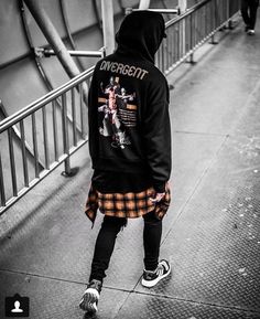 Girls Streetwear, Ripped Jeans Men, Masculine Style, Streetwear Mens, Men Street, Useful Tips, Come And Go, Sneaker Collection