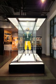 Glass Museum Display Case for the Green Bay Packers Hall of Fame Museum Display Cases, Retail Display Cases, Museum Display, Custom Trophies, Glass Display Case, Glass Museum