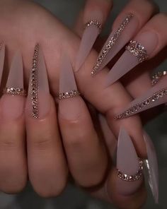 Stilleto Nails Designs, Nails Design With Rhinestones, Stiletto Nails Designs, Bling Acrylic Nails, Classy Nails, Bling Nails, Pretty Acrylic Nails, Fancy Nails, Chic Nails