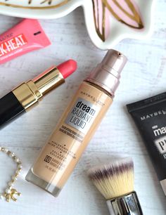 Maybelline Dream Radiant Liquid, Best Drugstore Foundation, Foundation For Dry Skin, Hydrating Foundation, Drugstore Foundation, Drugstore Skincare, Budget Beauty, Beauty Finds, Diy Beauty Recipes