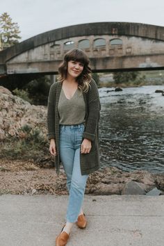 Outfits — Selective Potential Lime Green Sweater Outfit, Outfits With Cardigans, Selective Potential, Photoshoot Casual, Stylish Mom Outfits, Best Dressed Award, Pnw Style, Fall Szn, Lime Green Sweater