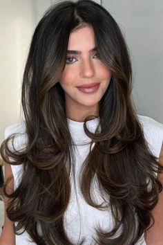 Rambut Brunette, Haircuts For Long Hair With Layers, Brown Hair Inspo, Simple Prom Hair, Hairstyles For Layered Hair, Prom Hairstyles For Long Hair, Long Layered Haircuts, Long Dark Hair, Blowout Hair