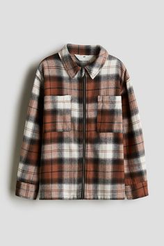 Overshirt in soft flannel. Collar  zipper at front  and patch chest pockets. Long sleeves with button at cuffs. Dark Blue Tie, David James, Fall Capsule Wardrobe, Latest T Shirt, Maternity Swimwear, Sports Hoodies, Brown Plaid, Set Outfit, Maternity Wear