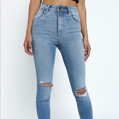 -Size 27 -Super High Waisted Skinny Jeans With Button And Zip Closure, Belt Loops, Pockets, And A Super Flattering Fit. In The Color Ocean Worn Blue -Brand New -Cotton/Poly Waist: 13" Rise: 11" Hips: ~14.5" Across Thigh: 8" Leg Opening: 5" Inseam: 27" Length: 38.5" I166 High-waist Blue Rigid Denim Bottoms, Cheap Full-length Blue Jeggings, High-waist Denim Jeggings With Pockets, High-waisted Denim Blue Jeggings With Pockets, Denim Blue Full-length Jeggings, Blue Ocean, Women Jeans, Blue Color, High Waisted