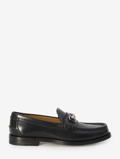 1000 GUCCI GG LOAFERS WITH HORSEBIT Black Leather Loafers, Italian Craftsmanship, Leather Detail, Buy Gucci, Leather Cap, Boot Pumps, Saturday Morning, Sneaker Heels, Sweaters Knitwear