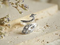 This funky peacock ring is made from 925 sterling silver (hypoallergenic) and is a wonderful accessory for bird enthusiasts! Birthday Nature, Bird Mom, Peacock Ring, Pet Jewelry, Jewelry Cute, Boho Birthday, Funky Jewelry, Funny Accessories, Animal Jewelry