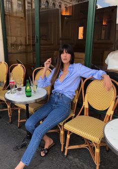 Style Chic Parisien, French Wardrobe Essentials, Leia Sfez, French Capsule Wardrobe, Outfit Designer, Girls Spring Outfits, Parisienne Style, French Wardrobe