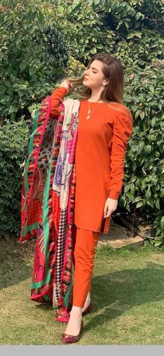 Khadar Dress Designs For Girl, 3 Pcs Dress For Women, Kurta Designs Women Casual With Jeans, Cut Sleeves Suit Design, Pakistani Dresses Casual 2023, Stylish Dress Design In Pakistan, New Dress Designs Fashion, Pakistani Dresses Simple, Drees Desgin