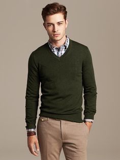 What Color Goes With Green, Color Goes With Green, Green Sweater Outfit, Fall Business Casual Outfits, Christmas Outfit Men, Business Casual Fall, Pullovers Outfit