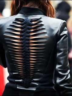 Leather love Lee Jacket, Paris Street Style Spring, Christine Centenera, Paris Fashion Week Street Style, Spring Street Style, Style Noir, Dieselpunk, Cool Street Fashion, Fashion Week Street Style