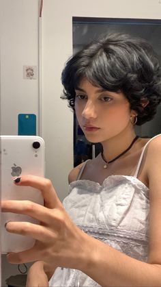 Puffy Nibbles, Really Short Hair Aesthetic, Short Fem Hairstyles, Grunge Pixie Haircut Curly, Pixie Cut Ondulado, Short Punk Hair Pixie, Really Short Curly Hairstyles, Grunge Pixie Haircut, Fluffy Pixie Cut