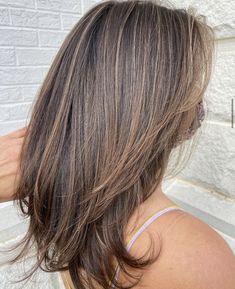 Latte Brown Hair With Highlights, 90s Hair Color Highlights, Neutral Highlights On Brown Hair, Long Layered Brown Hair, Ashy Brown Hair With Highlights, Blended Blonde Highlights, Color Stripping Hair, Dreamy Hair