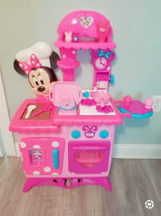 a minnie mouse kitchen playset with accessories