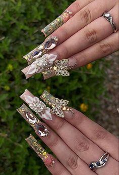 Blinged Out Nails Rhinestones, Blinged Out Nails, Nails Rhinestones, Lashes Fake Eyelashes, Long Acrylic Nail Designs, Glamour Nails, Pretty Gel Nails, Long Acrylic Nails Coffin