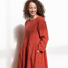 "Handcrafted Oeko-Tex Standard certified 100% European linen smock dress ideal for everyday wear. Perfect for springtime or chilly summer days. Always dress to kill! Neckline: round Silhouette: low waist Length: ±45\"/115cm (we can make adjustments) Sleeve lenght: 3/4 Pockets: side seam Details: *Colour shown: ice blue/ navy blue/ autumn/ wood brown *Model is wearing size M *Medium weight *Maternity-friendly *Relaxed fit *Not-ironed (and no need to) *Handmade by @LinenCloud Easy care: - Machine Linen Loose Dress, Natural Linen Dress, Linen Dress Summer, Maternity Dresses Summer, Simple Summer Dresses, Sleeveless Linen Dress, Linen Tunic Dress, Linen Dress Women, Long Linen Dress