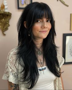 Straight Bangs With Layered Hair, Mexican Haircuts Women, Long Punk Hair, Choppy Hair, Shag Hairstyles, Long Hair With Bangs