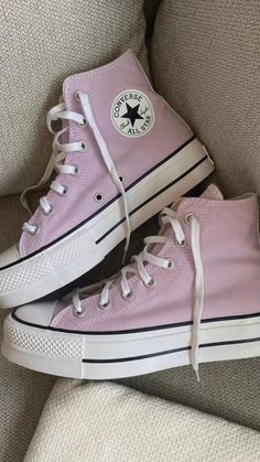 Converse Aesthetic, Trendy Shoes Sneakers, Preppy Shoes, Pretty Shoes Sneakers, Pink Converse, Shoe Wishlist