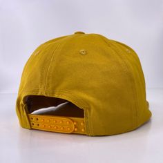 Ready to ship Do you like Wonderwall? Are you an icon? If not, this amazing yellow Oasis hat will make you one. The Snapback allows you to adjust the hat size to fit many different people comfortbly. Different People, Liam Gallagher, Embroidered Cap, Black Rope, Embroidered Caps, Hat Sizes, Caps Hats, Oasis, Hats