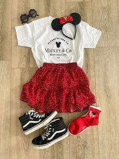 Disney Outfits Girls, Kids Disney Outfits, Disney Vacation Outfits, Look Disney, Disney Bound Outfits Casual, Berry 1st Birthday