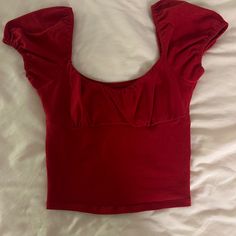 Size Xxs Never Worn Red Fitted Crop Top With Short Sleeves, Fitted Red Crop Top With Short Sleeves, Trendy Fitted Red Tops, Fitted Burgundy Crop Top, Trendy Fitted Red Crop Top, Red Fitted Crop Top For Spring, Chic Fitted Red Top, Red Fitted Chic Top, Hollister Clothes