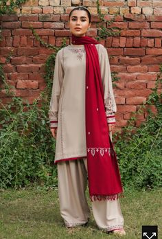 Pashmina Suits Design, A Line Suit, Pashmina Suits, Zara Shahjahan, Embroidered Shawl, Embroidered Kurti, Tie Dye Fashion, Pakistani Dresses Casual