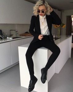 Tomboy Chic Outfits, Tomboy Outfit Ideas, Tomboy Stil, Lesbian Outfits, Boyish Style, Portfolio Fashion, Lesbian Fashion, Tomboy Chic, Tomboy Outfits