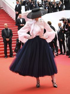 Dior Vibes, Red Carpet Best Dressed, Dior Outfit, Cannes Film Festival Red Carpet, Blush Gown, Poses References, Elle Fanning, Best Dressed