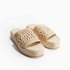 H&M Espadrille Woven Up Platform Sandals So Cute!!! Runs A Tiny Bit Large. Size Us 7 Never Worn Straw Sandals, Beauty Gift Card, Espadrilles Style, H&m Shoes, Linen Storage, Linen Shop, Plastic Straw, H&m Women, Espadrille Shoes