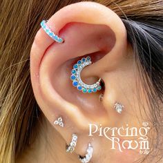 Sky-blue Opal/CZ Clicker Daith Earring, Septum Ring, Opal Hoop Piercing, Cartilage, Clicker Ring, Helix Earring, Eternity Hoop Listing : Single Piece Material : - Sterling silver - 14k gold plated Stone - Swiss star cut cz diamond and AAA Sky-blue opal - Diameter : Approximate 8mm - Gauge : 16 gauge Or if you have any question please feel free to send me convo before place an order =) Unique piece and easy to wear it every day!! Shipping Information: Items are shipped worldwide from Thailand via Hoop Piercing, Nose Piercing Hoop, White Gold Hoop Earrings, Piercing Cartilage, White Gold Hoops, Conch Earring