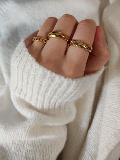 Four gold rings of around 5 mm are very suitable for daily wear! You don't need to take it off when you wash your hands or take a shower. Those four gold rings are waterproof. ♥ SIGN UP for 10% OFF your first order: https://bit.ly/3olIlWf ♥ DETAILS - Materials: Stainless steel, 18k gold plating. - Nickel-free, anti-corrosion, tarnish-resistant, and hypoallergenic. - Safe for sensitive skin. - Waterproof: you can wear it while taking a shower or washing your hands. ♥ STYLE: ⇨ A-Rome Style: Width: Non Tarnish Rings, Ring Placement Ideas, Minimalist Gold Rings, Daily Wear Rings, Ring Stacking Ideas, Basic Rings, Rome Style, Beautiful Gold Rings, Daily Nails