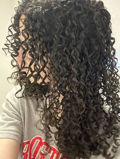 Long Curly Hair 3b, Curly 3b Hair, Beautiful Natural Curly Hair, Curly Hair Advice, 3b Curly Hair, 3a Hair, Quick Curly Hairstyles, Really Curly Hair, Curly Hair Care Routine