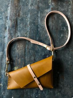 Modern Crossbody Satchel With Brass Hardware, Modern Leather Satchel With Brass Hardware, Beige Leather Saddle Bag With Leather Handles, Beige Leather Satchel With Brass Hardware, Leather Crossbody Satchel With Brass Hardware, Vegetable Tanned Leather Crossbody Saddle Bag, Leather Crossbody Saddle Bag With Brass Hardware, Beige Leather Strap Crossbody Shoulder Bag, Handbags Kate Spade