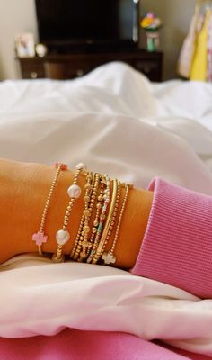 #enewtonbracelets #enewton #stack #goldstack #braceletstack #braceletinspo #jewelry #jewelryinspo #gold #goldbracelets #goldjewelry #goldenewton #lululemon E Newton Stack, E Newton Bracelet Stack, Enewton Stack, E Newton Bracelets, Earring Stack