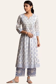 Block Print Kurti Designs, Pant Kurti, Dupatta Ideas, Farida Gupta, Printed Kurti Designs, Kurti Fashion, Indian Kurti Designs, Kurta Patterns