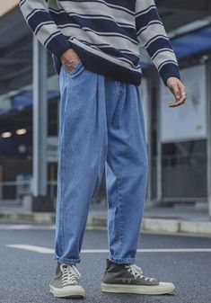 90s Fashion For Men, Skateboard Style, Harem Pants Hip Hop, Baggy Jeans Outfit, Jeans Outfit Men, 90s Fashion Men, Mens Trendy Outfits, Baggy Clothes, Black Ripped Jeans