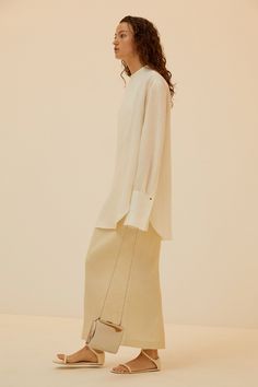 Theory Fashion, Older Women Fashion, Fashion Show Collection, White Blouse, Minimalist Fashion, Spring Summer Fashion, Spring Fashion