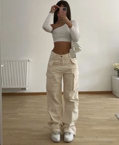 Cargo Outfit, Baddie Outfit, Looks Party, Neue Outfits, Looks Street Style, Causual Outfits, Winter Trends, Swaggy Outfits, Simple Trendy Outfits