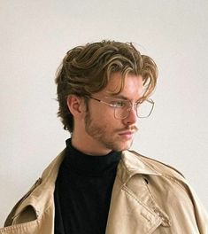 Men’s Hairstyles - Aesthetic Hairstyles - Trendy Haircuts - Hairstyle Inspirations Fancy Hairstyles Men, Solo Poses, جوني ديب, 얼굴 그리기, Haircut Inspo, Boy Hair