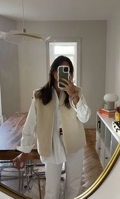 Casual Stylish Mom Outfits, Italian Chic Aesthetic, Easter Looks 2024, Rainy Shopping Day Outfit, Off White Vest Outfit, Outdoor Casual Outfit, Open Stitch Sweater Outfit, Comfy Bachelorette Outfit, Cape Cod Winter Outfit