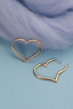 Here is a iconic endless open Heart hoop earrings.DIMENSION length: 1.5"width: 1.5" earring back: wiredmetal finish: Gold Platingproduct: Lead & Nickel Compliantanti-tarnish: Double E-coating Earrings Hoop Gold, Cute Hoop Earrings, Heart Hoop Earrings, Wall Accessories, Beauty Studio, Earring Sale, Open Heart, Big Heart, Earring Backs