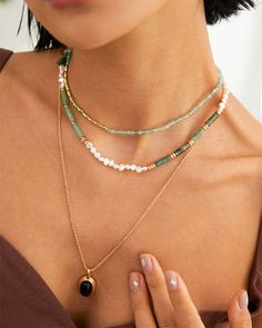 Metal：18ct Gold Plated on Sterling Silver Gemstone：Green Aventurine，Fresh Water Pearl，Dyed Green Quartz, Dyed Green Calcite Length: 380mm+60mm(15”+2.4”) Weight: 18.3g Chic Minimalista, Aquarius Necklace, Water Grass, Oval Necklace, Silver Pearl Necklace, Gold Pearl Necklace, Necklace Green, Pearl Gemstone, Green Gemstones