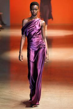 Purple Runway, Freakum Dress, Satin Texture, Drape Gowns, Et Ochs, Red Carpets, Vogue Fashion, Mellow Yellow