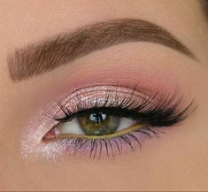 Makeup Looks Pop Of Color, Light Color Makeup Looks, Light Color Makeup, Subtle Pop Of Color Eye Makeup, Eye Makeup Pop Of Color, Light Yellow Makeup, Spring Makeup Looks For Brown Eyes, Soft Pink Glam Makeup, Light Pink Eyeshadow Looks