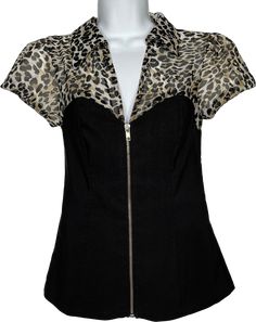 Brand: Frederick's of HollywoodSize: S top from the late 1990's/early 2000'sMade in the USA Sheer leopard print chiffon front/back shoulders and sleevesSolid black fitted stretch bodice with sweetheart bustier necklineFull front zip closureMeasurements:Bust: 14. 5"Shoulder to shoulder: 14"Back collar to hem: 23"No defects noted. Fitted Leopard Print Blouse For Night Out, Fitted Leopard Print Blouse With Short Sleeves, Fitted Leopard Print Summer Blouse, Summer Fitted Leopard Print Blouse, Fitted Leopard Print Blouse For Summer, Bustier Blouse, Fredericks Of Hollywood, Print Chiffon, Black Fits