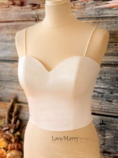 Sweetheart Bodice Pattern, Sweetheart Bustier Pattern, Unique Neckline Designs, Sweetheart Neckline Pattern, Bustier Pattern Drafting, Bridal Corset Top, Clothe Designs, Sweetheart Neckline Blouse, Corset With Straps