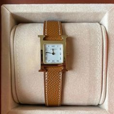 Questions? Leave A Comment Below! New With Box No Tags Classic White Watches With Original Box, Hermes Watch Women, Hermes Apple Watch, Hermes Watch, Timeless Watches, Vintage Watches Women, Apple Watch 42mm, Hermes Accessories, Watches Women