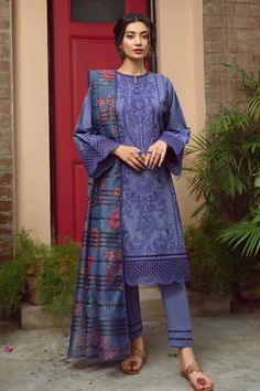 Embroidered Kameez Trouser Pakistani Lawn Dress For Eid Dress For Eid, Pakistani Boutique, Dress Pakistani, Pakistani Designer Clothes, Unstitched Dress Material, Lawn Dress, Eid Dresses, Luxury Wear, Suit Fabric