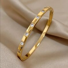 Brand New Women's Diamond & Gold Bangle Bracelet 14k Gold Plated Sterling Silver Genuine 2ct Brilliant Cut Lab Created Diamonds 7" - The Most Common Women's Size Retail Price $350 Buy With Confidence From A Top Rated Seller With A 99%+ Feedback Rating! A0413 (Id-1366) Bangle Bracelets Gold Women, Solid Gold Bangle, Modern Bangle, Gold Bangles Indian, Locket Design, Gold Bangles For Women, Womens Bangles, Trending Bracelets, Bangles Design