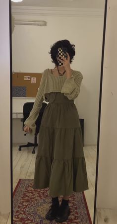 Thrifted Fall Outfits Vintage, Olive Green Skirt Outfit Ideas, Olive Green Outfit Aesthetic, Concert Outfit Modest, Olive Skirt Outfit, Modest Earthy Outfits, Outfit Inspo Earthy, Olive Green Skirt Outfit, Cute Indie Outfits